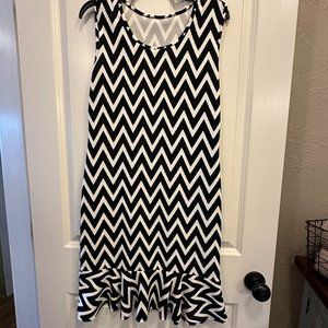 White Mark black and white chevron dress with flouncy hem